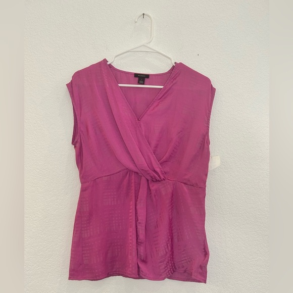Halogen Women's Pink Twist Front Lightweight Blouse size XS - Picture 2 of 5